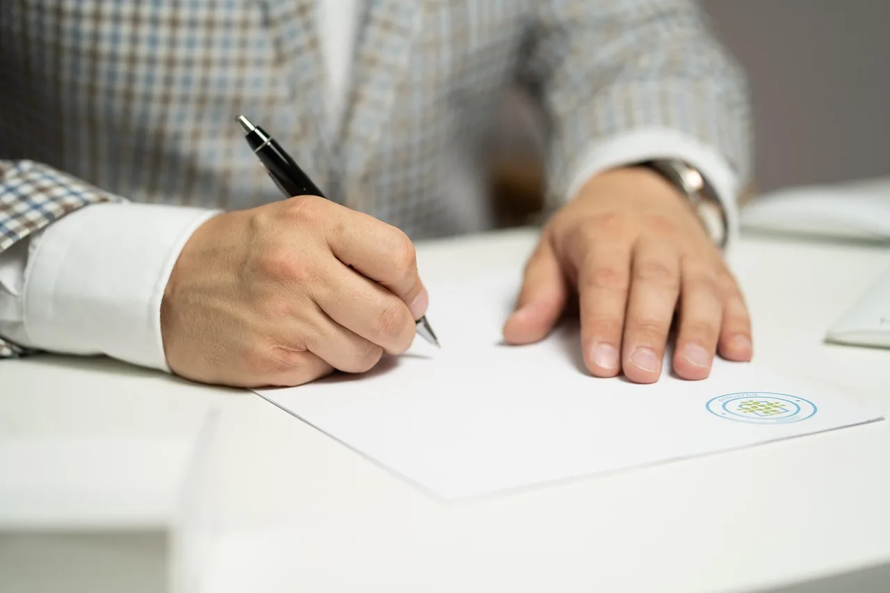 man, sign, paper, write, document, contract, signing, agreement, signature, signing document, signing contract, signing paper, sign, contract, contract, contract, contract, contract, signing, agreement, signature, signature. Ghost kitchen lease costs in plain terms as of 2027